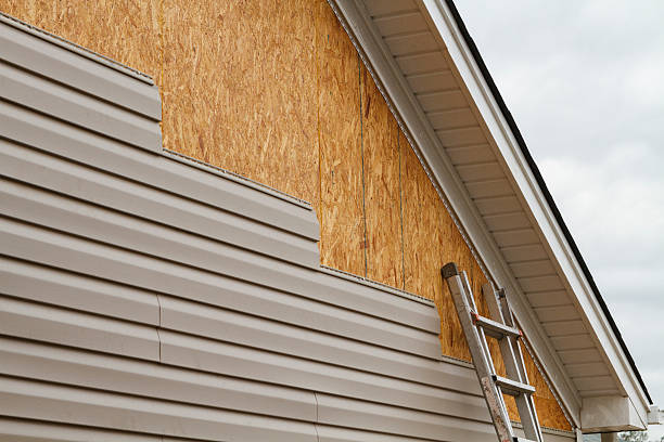 Professional Siding Installation technician working in Trinity, NC